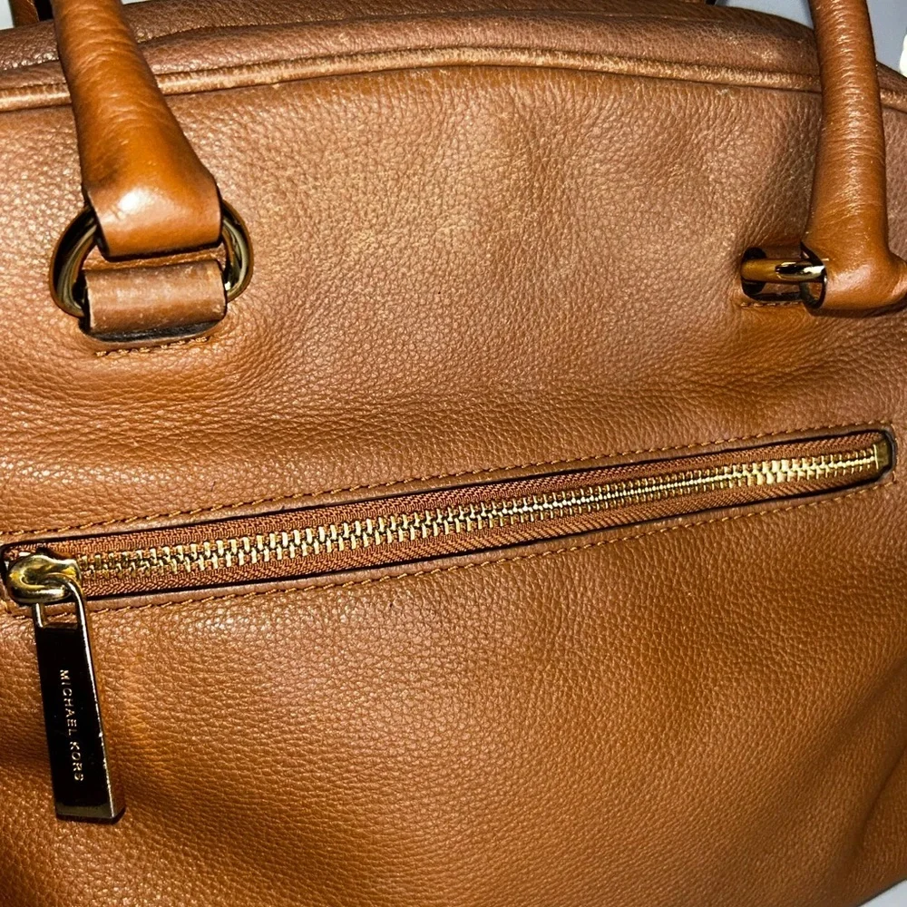Pre loved Michael Kors pebbled leather satchel
